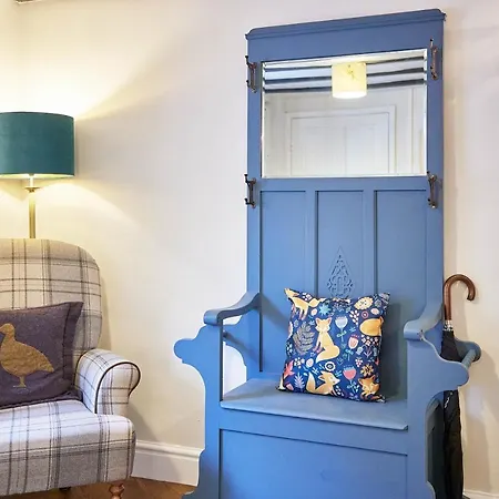 Host & - Willow * 헴슬리